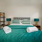 Crescent Court Modern And Luxurious Apartments York