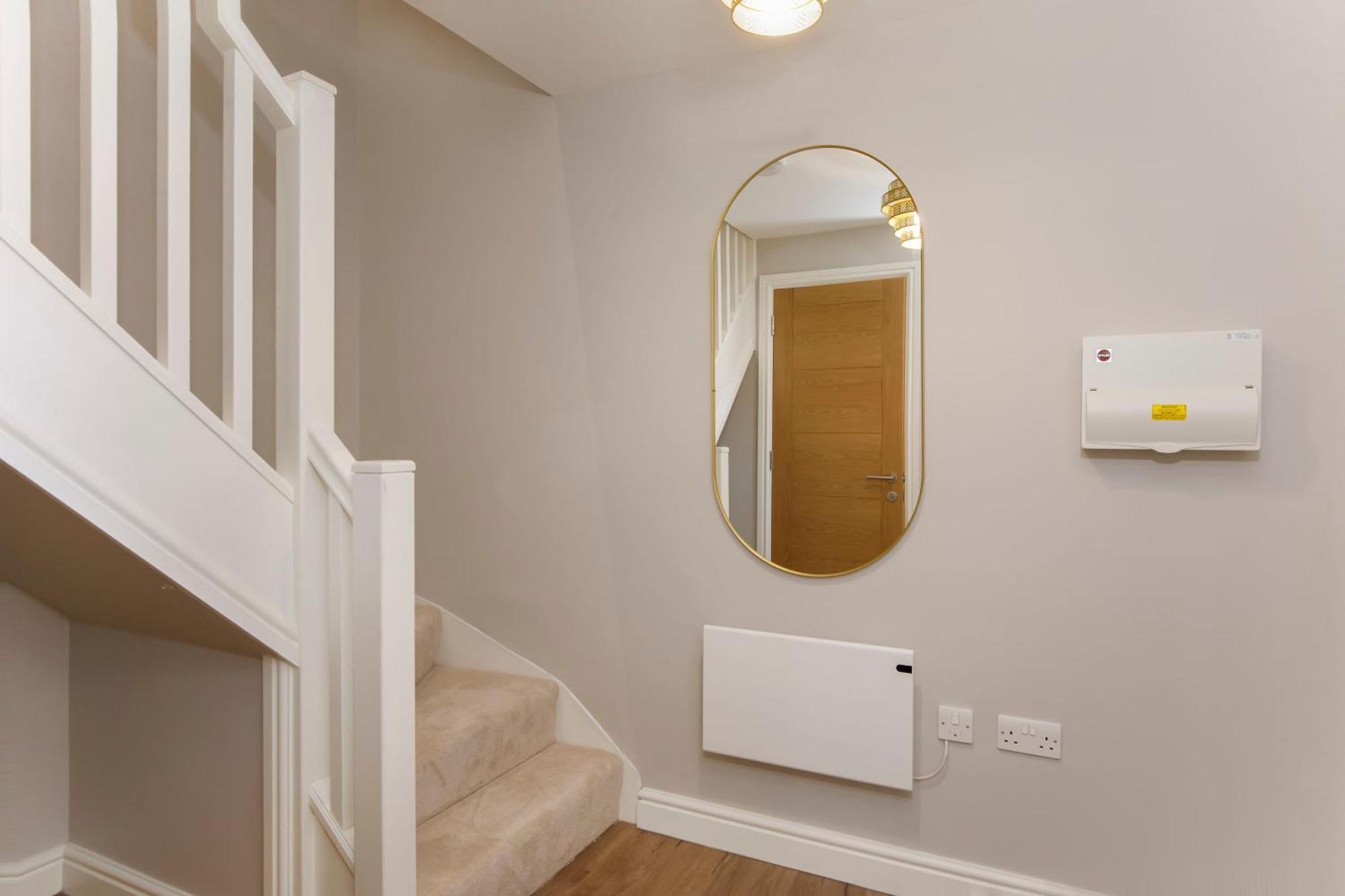 Apartment Crescent Court Modern And Luxurious