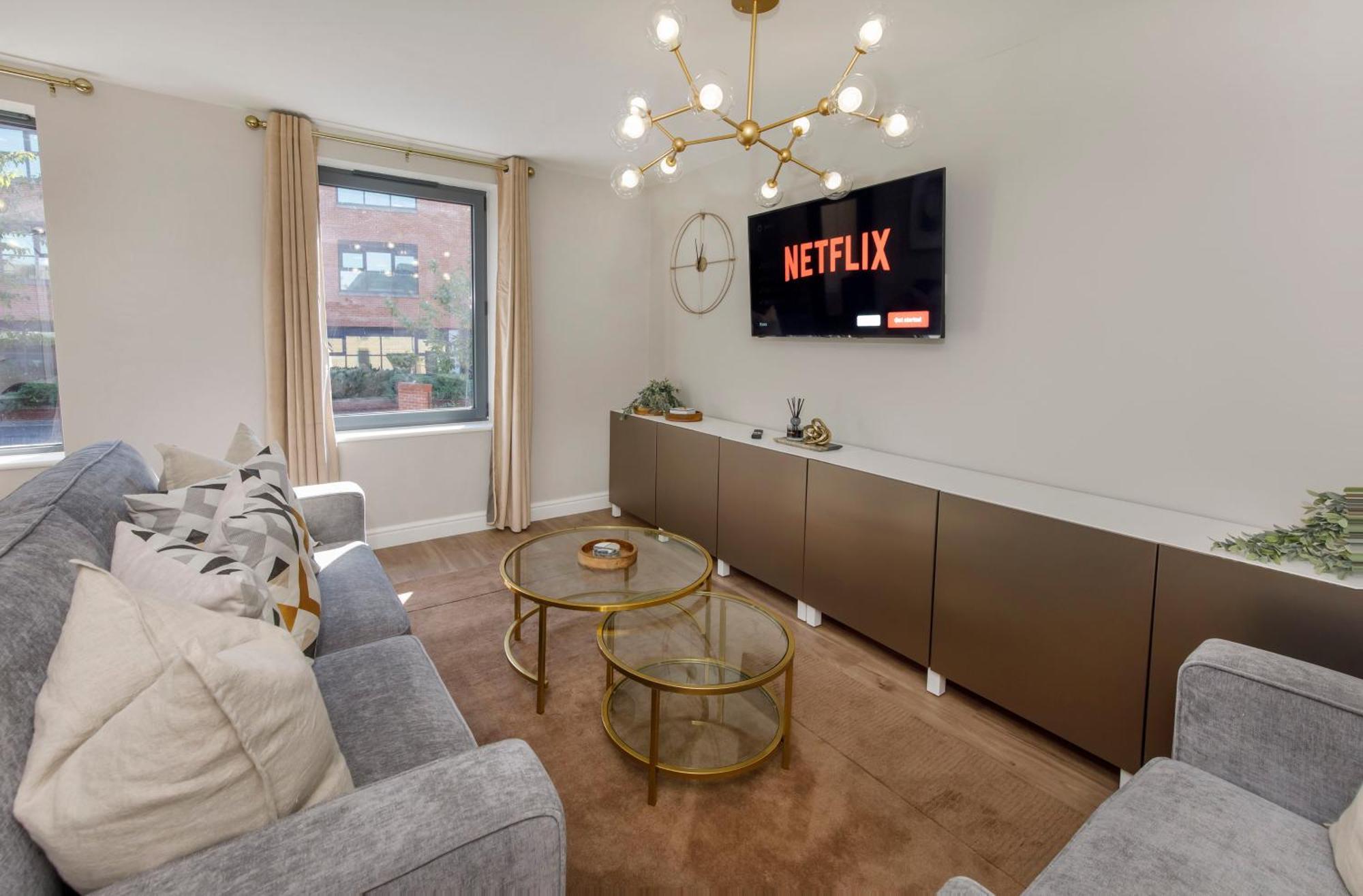 Crescent Court Modern And Luxurious Apartment